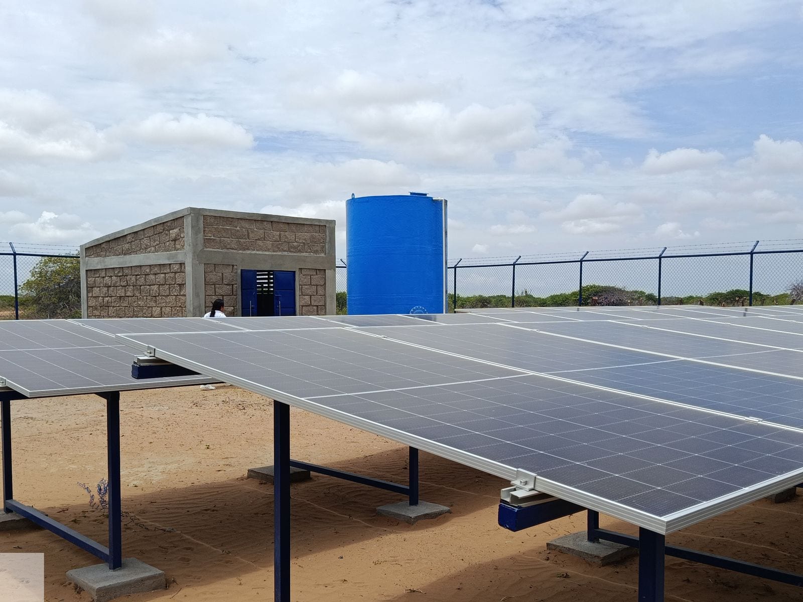 PTAP Pasipamana: sistema solar fotovoltaico, tanque de almacenamiento y caseta de operación — SOSING S.A.S.